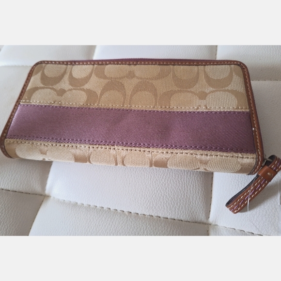 Coach | Zip/Snap Signature C Multi-functional Leather/Canvas Wallet - Picture 2 of 12